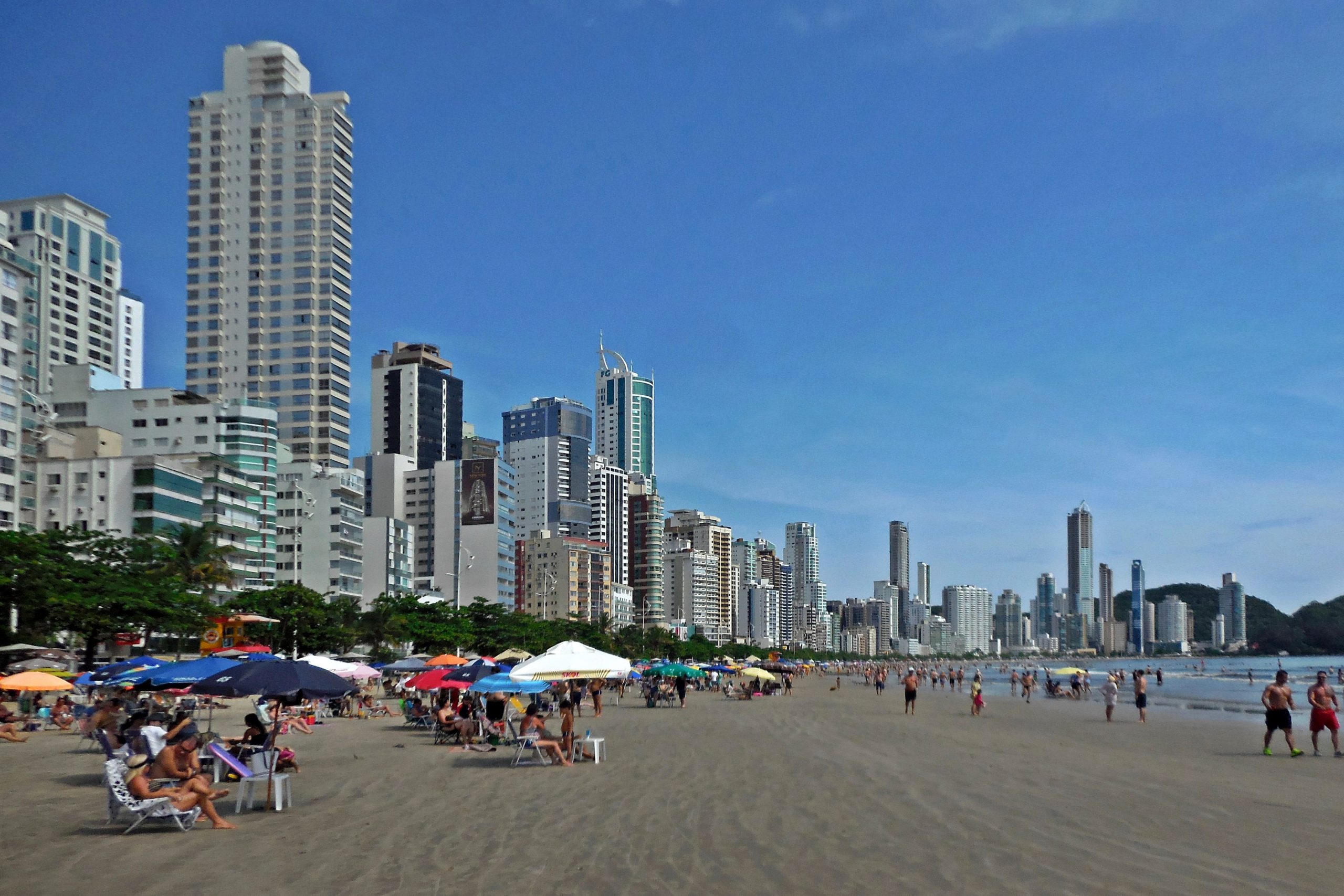 O processo de licenciamento do alargamento da faixa de areia das praias