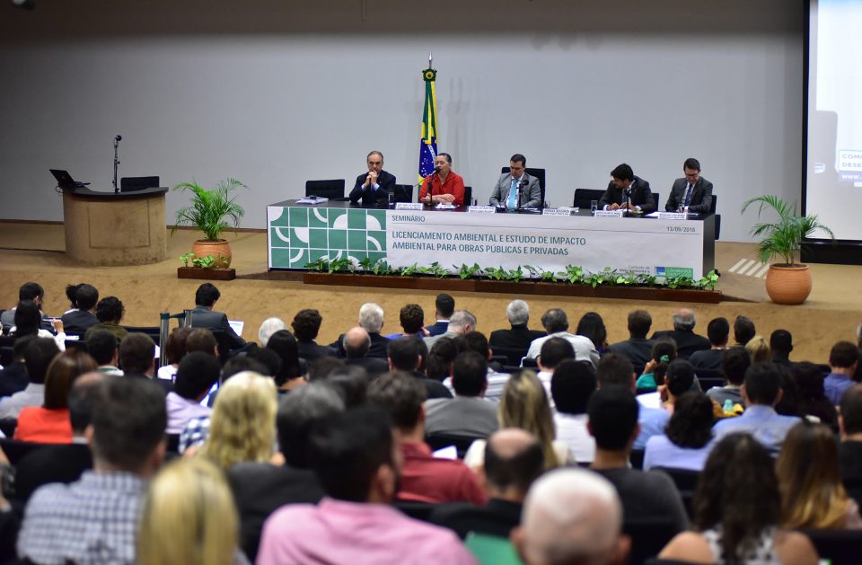 Governo, ambientalistas e empresas buscam acordo sobre licenciamento ambiental